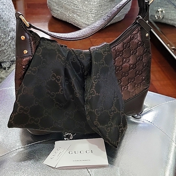 Authentic Gucci leather hobo. Used once. - Picture 6 of 11